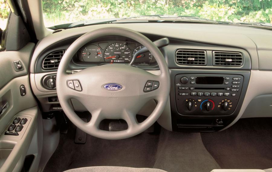 Ford Taurus Wagon 2000 года  (фото 20 из 38)
